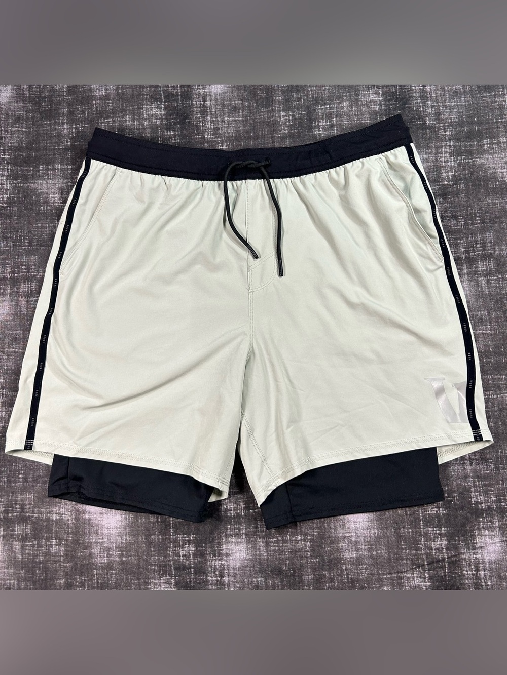 Vuori Fullerton Training Shorts Mens Large(34x6) Grey Vapor Athletic 2-1 Liner